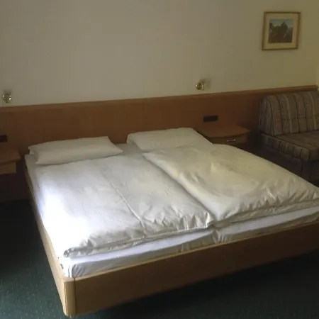 Hotell Bundschen 2*